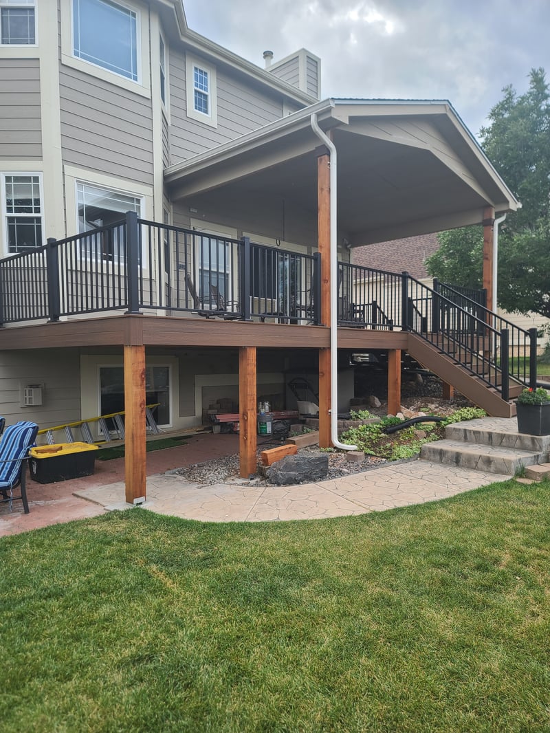 Finished composite deck with picture-frame border detail